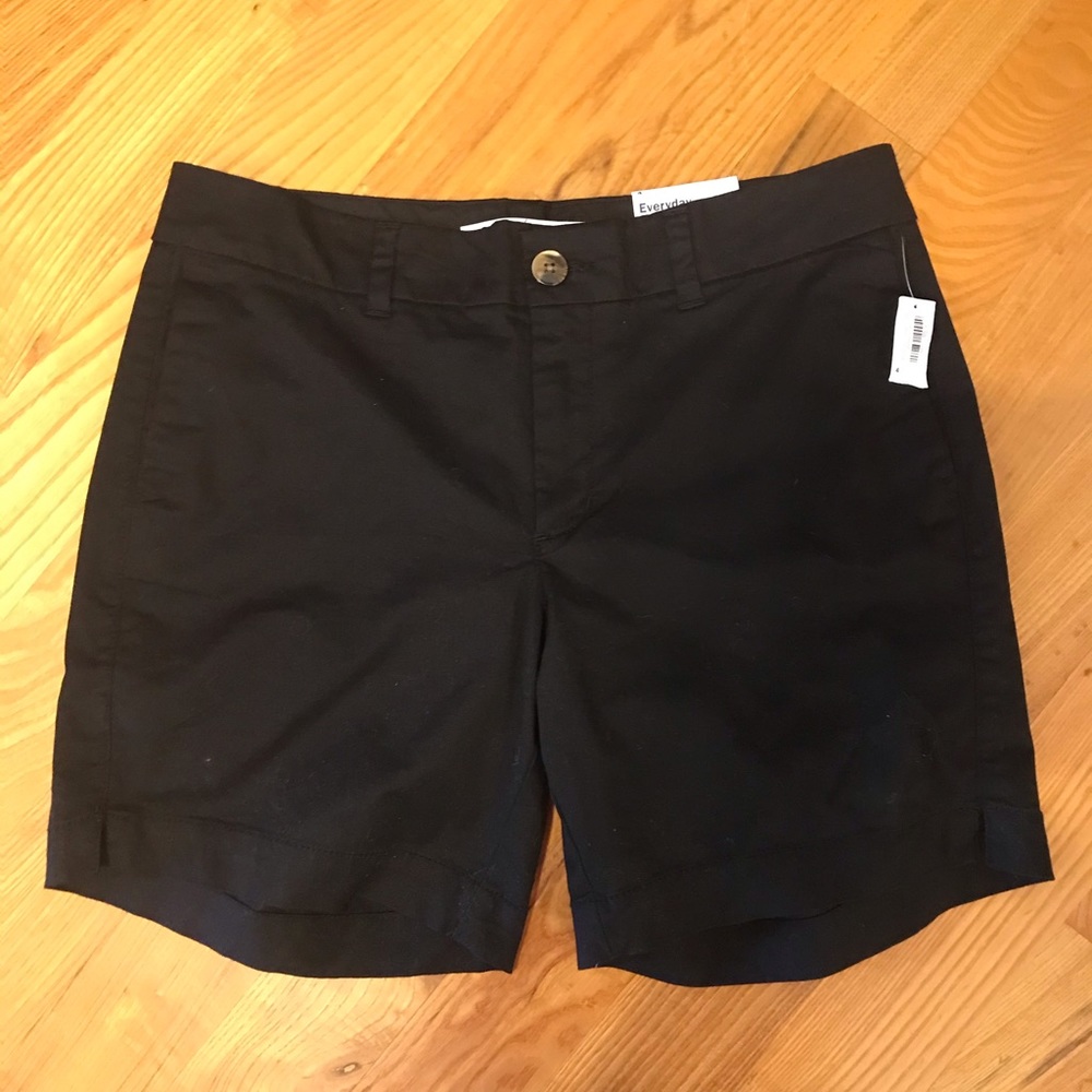 38) Old Navy Black Shorts Size 4